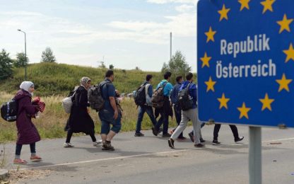 Migranti, l'Austria mette il tetto: massimo 127.500 fino al 2019