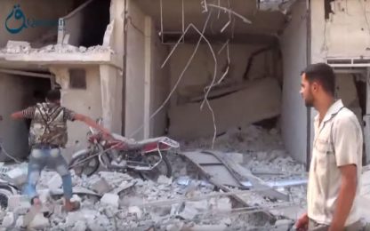 Siria, Ong: "130mila civili in fuga da offensiva russa"