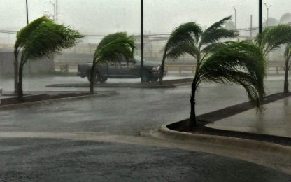Uragano Patricia declassato a tempesta tropicale. Pericolo resta
