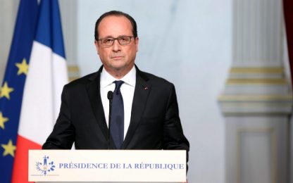 Francia, Hollande proclama lo stato d'emergenza: “Atto di guerra”