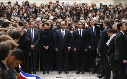 Strage Parigi, osservato un minuto di silenzio in tutta Europa