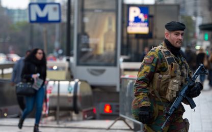 Belgio, il ministro degli Esteri: cerchiamo 10 jihadisti armati