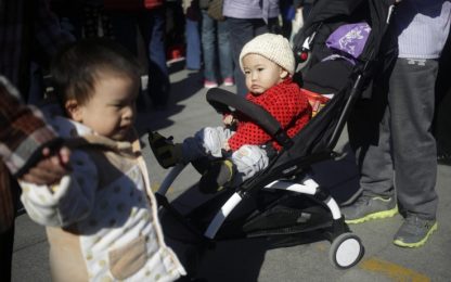 Cina, approvata legge che autorizza secondo figlio. In vigore dal 2016