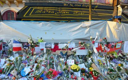 Le Monde: attentati a Parigi coordinati via sms dal Belgio