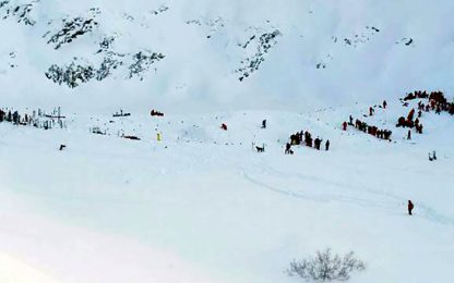 Valanga travolge gruppo studenti sulle Alpi francesi: 3 morti
