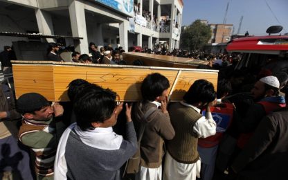 Pakistan, assalto a università: strage di studenti e professori