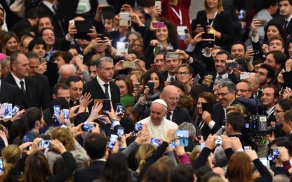 Il Papa a Confindustria: "Troppi giovani prigionieri della precarietà"