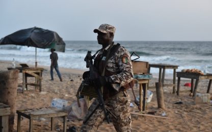 Attacco a tre resort turistici in Costa d'Avorio: 16 morti
