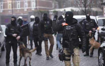 Belgio, identificato il secondo terrorista in fuga