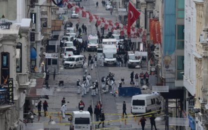 Attacco suicida a Istanbul: 6 morti. Kamikaze è militante dell'Isis