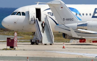 Cipro, si è arreso il dirottatore dell'Egypt Air