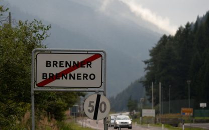 Migranti, l'Austria avvia i lavori per una barriera al Brennero