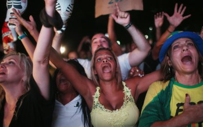 Brasile: al via l'impeachment per Rousseff. Esplode la gioia in piazza