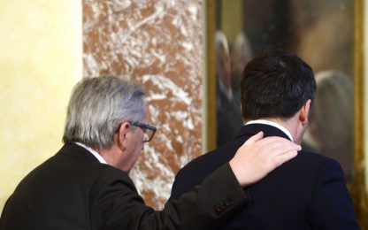 Juncker scrive a Renzi: "Bene il tuo piano sui migranti"