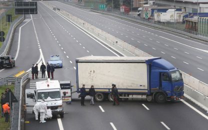 Fallito assalto a portavalori sull'autostrada A14, banditi in fuga