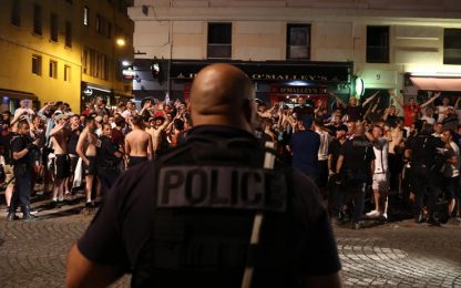 Euro 2016, scontri a Marsiglia tra polizia e tifosi inglesi