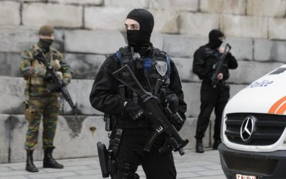 Terrorismo, allarme dell'Europol: "Possibili autobombe in Ue"