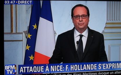 Strage a Nizza, Hollande: "La Francia sarà più forte dei fanatici"