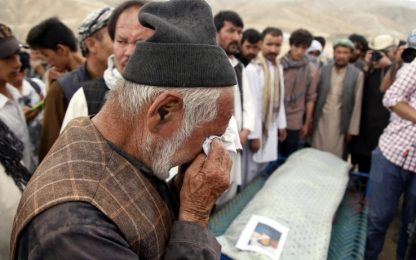 Afghanistan, Onu: record di bimbi uccisi nei primi sei mesi del 2016