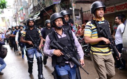 Bangladesh, polizia uccide 9 islamisti “legati a strage Dacca”