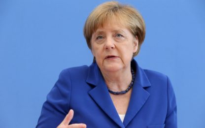 Merkel: "Il burqa va vietato, sharia non sarà mai valida in Germania"