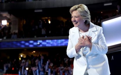 Hillary Clinton accetta la nomination "con determinazione e umiltà"