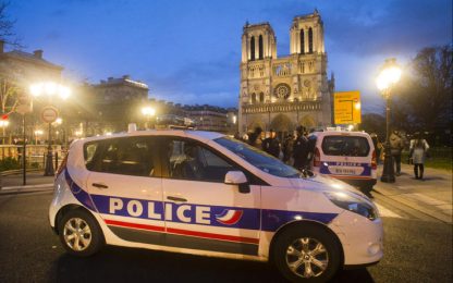 Parigi, auto con bombole di gas: fermate altre due persone
