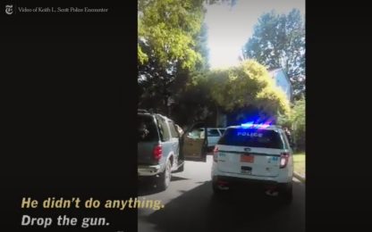 Afroamericano ucciso, l'urlo della moglie: "E' disarmato". VIDEO