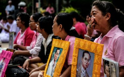 Thailandia in lutto: addio a re Bhumibol