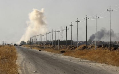 Mosul, battaglia sempre più feroce. Papa: "Crudeltà che fa piangere"