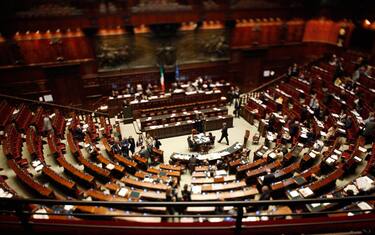 Berlusconi: Fiducia o voto. Mozione contro il governo da Udc