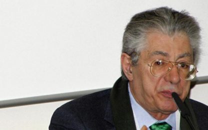 Bossi: "Il federalismo deve passsare a metà gennaio"