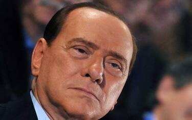 berlusconi_cdm_verso_decreto