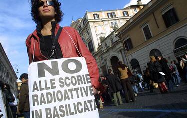 protesta_nucleare_basilicata_2003_lapresse
