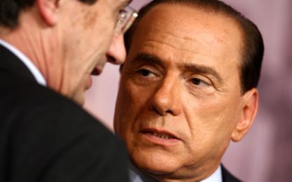 Berlusconi ai suoi: "Tradito e deluso da Fini"