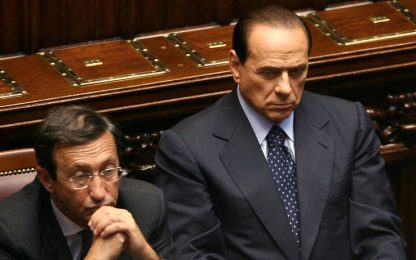 Fini - Berlusconi: lo scontro prosegue sul web