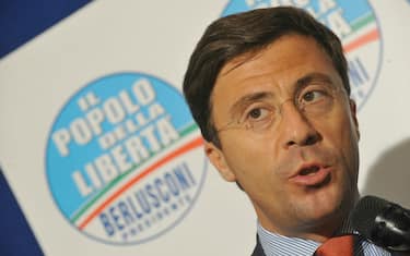 Bocchino: Berlusconi è il maggiore fornitore della Rai