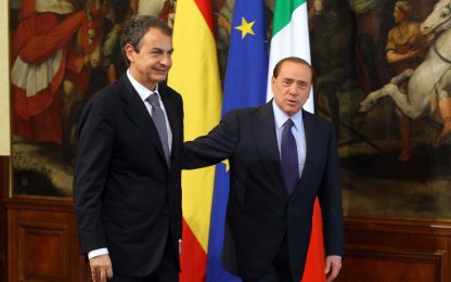 Berlusconi show, lascia solo Zapatero di fronte ai cronisti