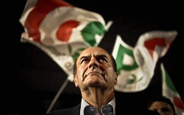 20100619 - ROMA - POL - MANIFESTAZIONE NAZIONALE PD Il leader del Partito Democratico Pierluigi Bersani, durante la manifestazione nazionale del Pd, oggi al Palalottomatica di Roma.                     GUIDO MONTANI