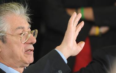 Lodo Alfano, Bossi: "Dovremo pure dare qualcosa al premier”