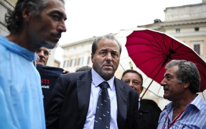 Di Pietro: "Staccheremo la spina al governo Berlusconi"