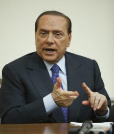 Berlusconi: "L'immagine della politica è un disastro"