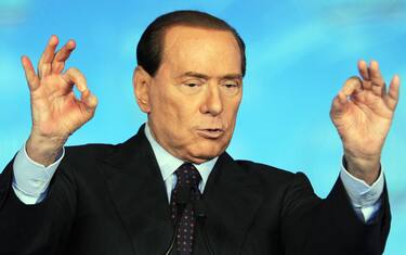 Il presidente del Consiglio Silvio Berlusconi oggi a Milano alla festa della Libertà di Milano, domenica 3 ottobre 2010. ANSA/DANIEL DAL ZENNARO