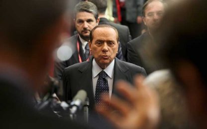 Berlusconi: "La telefonata? Balle! Amo le donne e la vita"