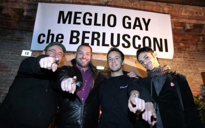 Berlusconi e il caso Ruby: “Meglio che essere gay”. È bufera