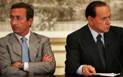 Duello Berlusconi-Fini sulla fiducia