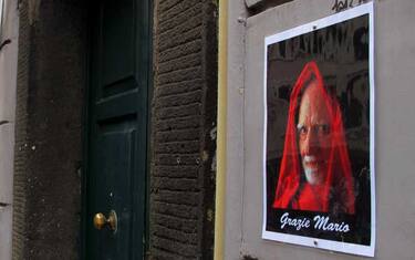 Addio a Monicelli con "Bella Ciao". Polemiche sul suicidio