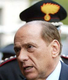 Berlusconi: "Avrei voluto fare il carabiniere"