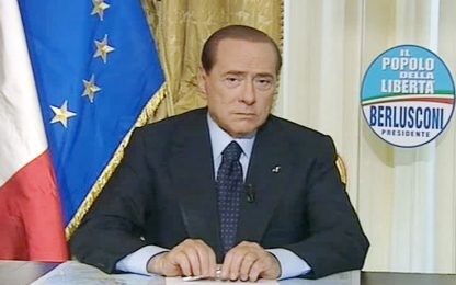 Berlusconi in tv: "Non consegneremo Milano agli estremisti"