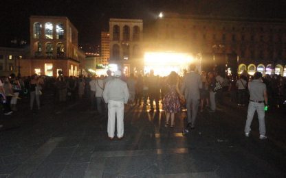 Milano: la Moratti canta, D’Alessio no, la piazza fischia